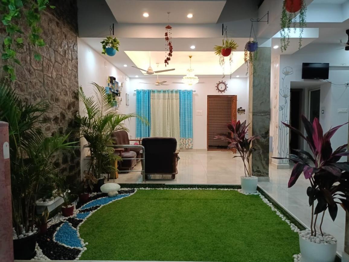 Ezhilagam Stays Chennai Exteriör bild